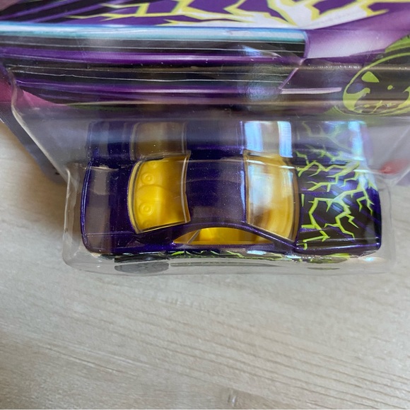 HOT WHEELS • x2‼️ Limited Special Edition Trick Or Treat Halloween Series Cars - Picture 9 of 16